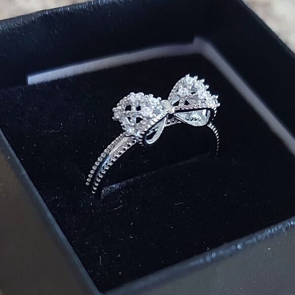 925 Sterling Silver Bow Ring - Picture 4 of 9